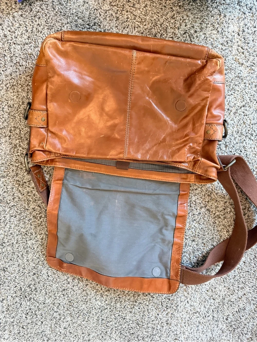Fossil Cognac Brown Leather Messenger Bag with Adjustable Strap